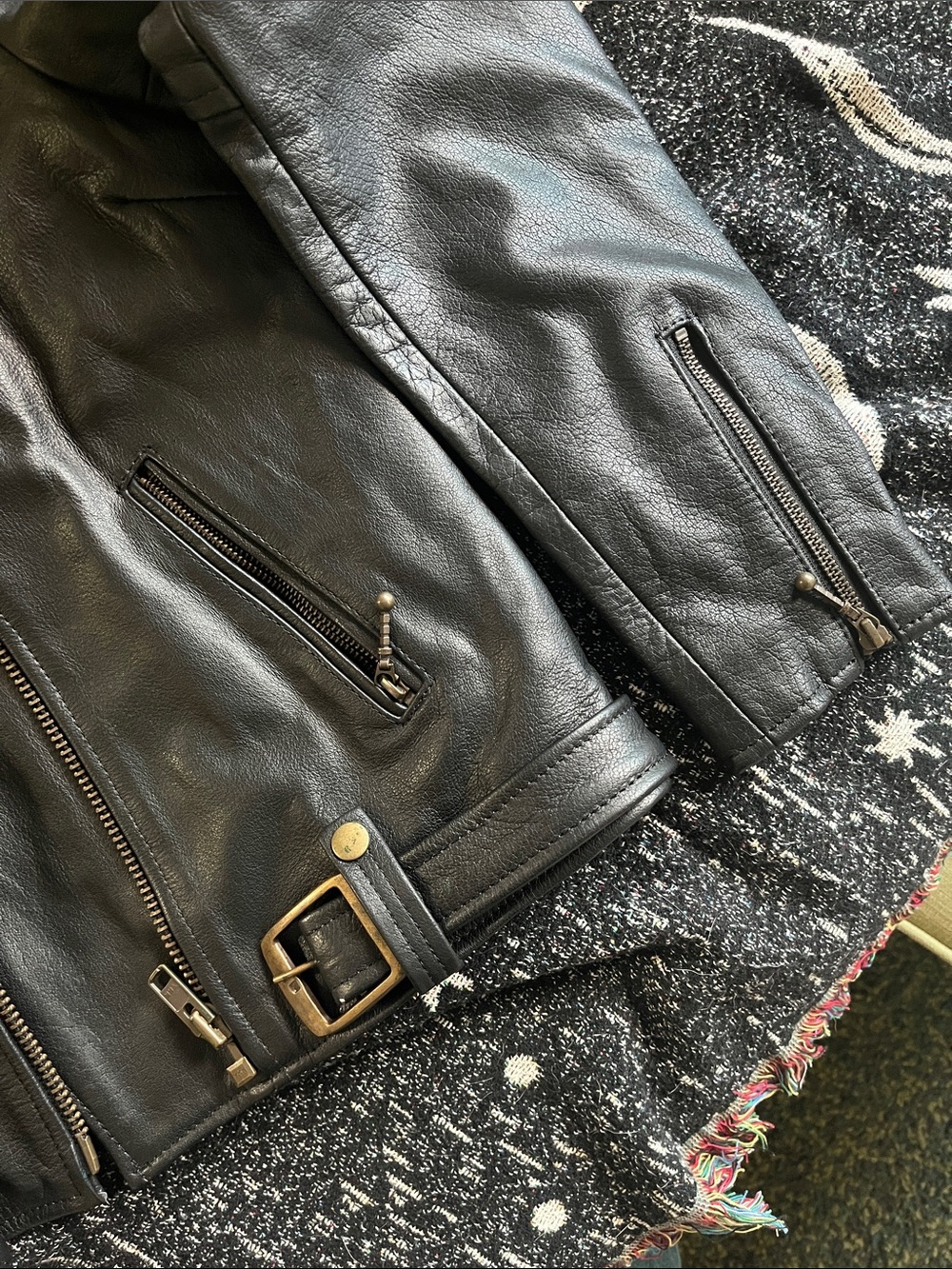 Leather jacket - Picture 3 of 10